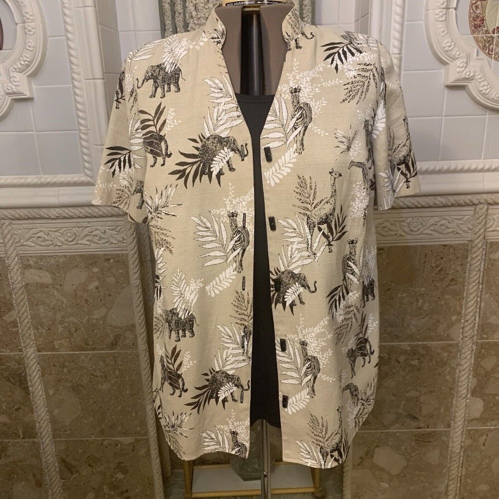 Maggie Barnes. Size 14/16. Safari Button Up. Short Sleeve. Rayon Blend. B99